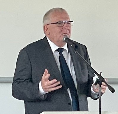 Klinik Blankenstein: Direktor Prof. André-Michael Beer verabschiedet